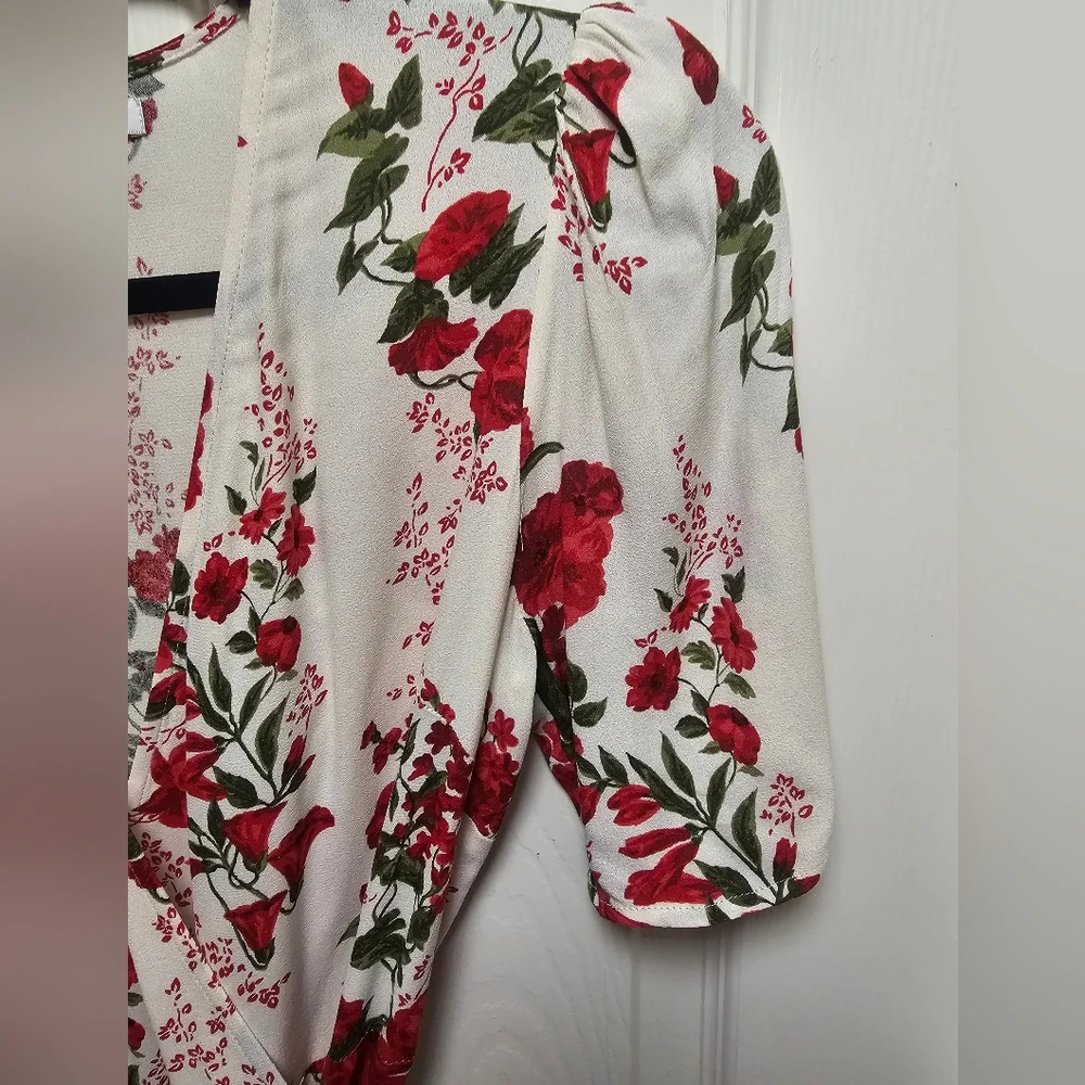 Reformation Floral Wrap Dress Ivory Red Flowers Size M Viscose Short Sleeve